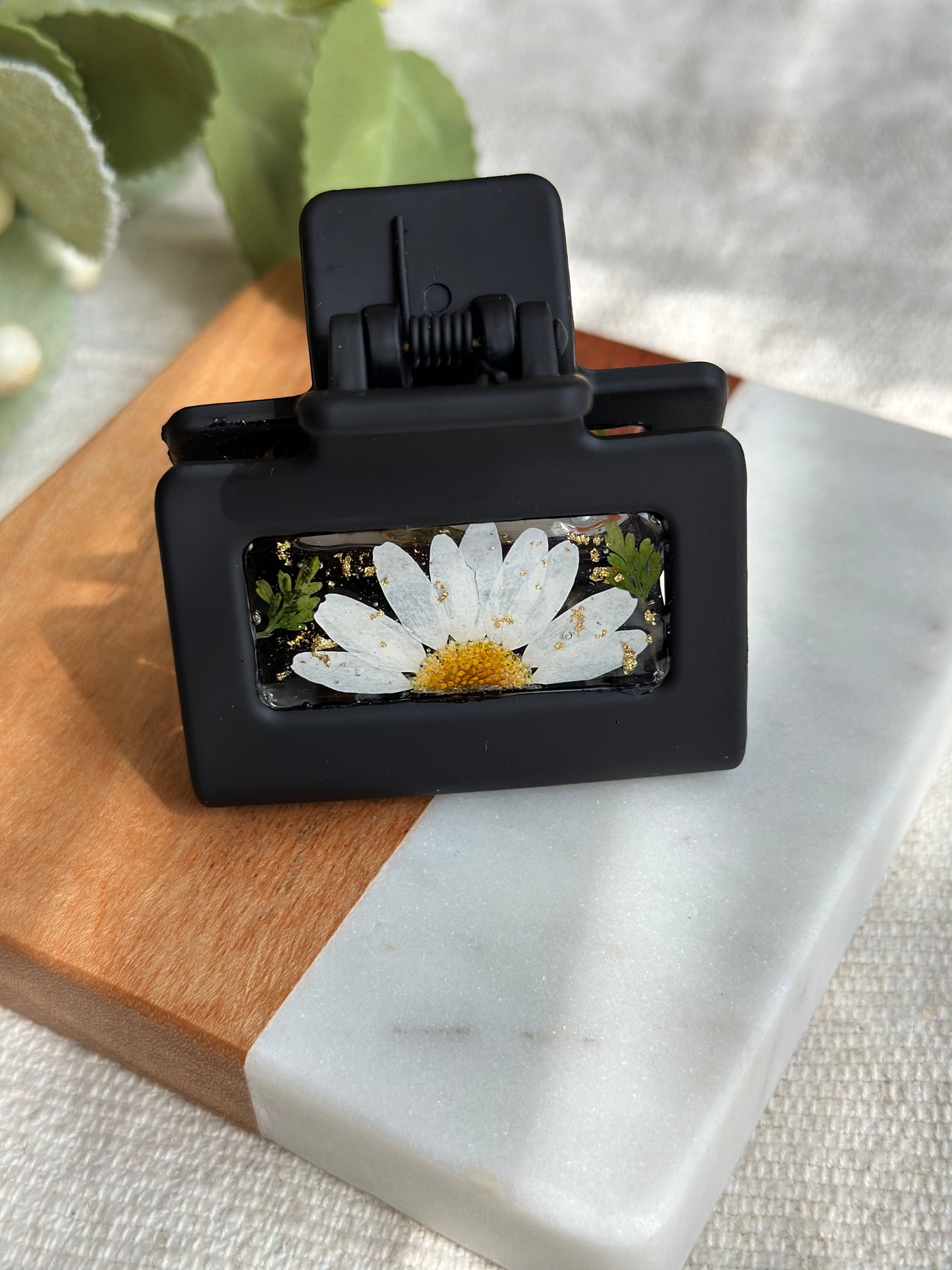 Daisy Black Mini Clip