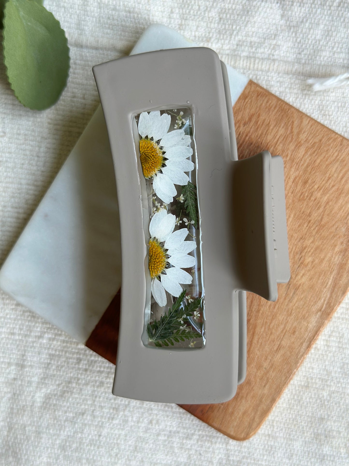 Daisy Fern Clip