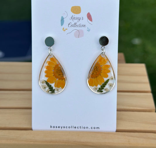 Daisy Orange Teardrops