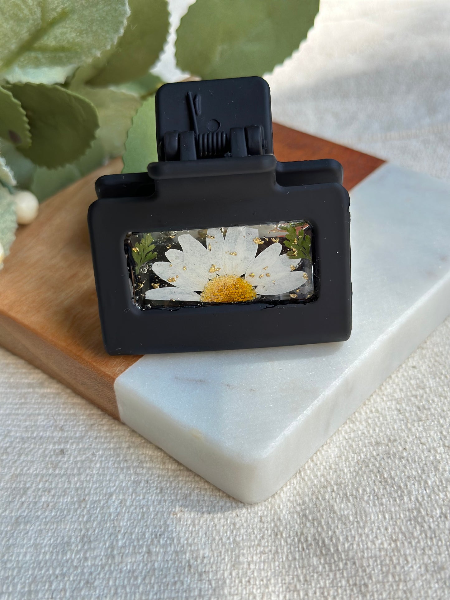 Daisy Black Mini Clip